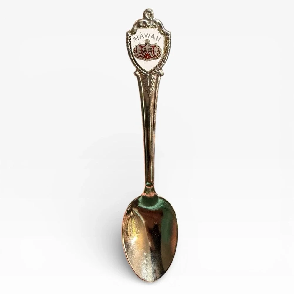 Lot of (2) Vintage Souvenir Collector‎ Spoons from Hawaii